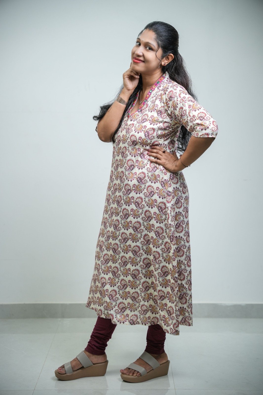 Off-White &amp; Maroon Paisley Print Rayon A-Line Kurti