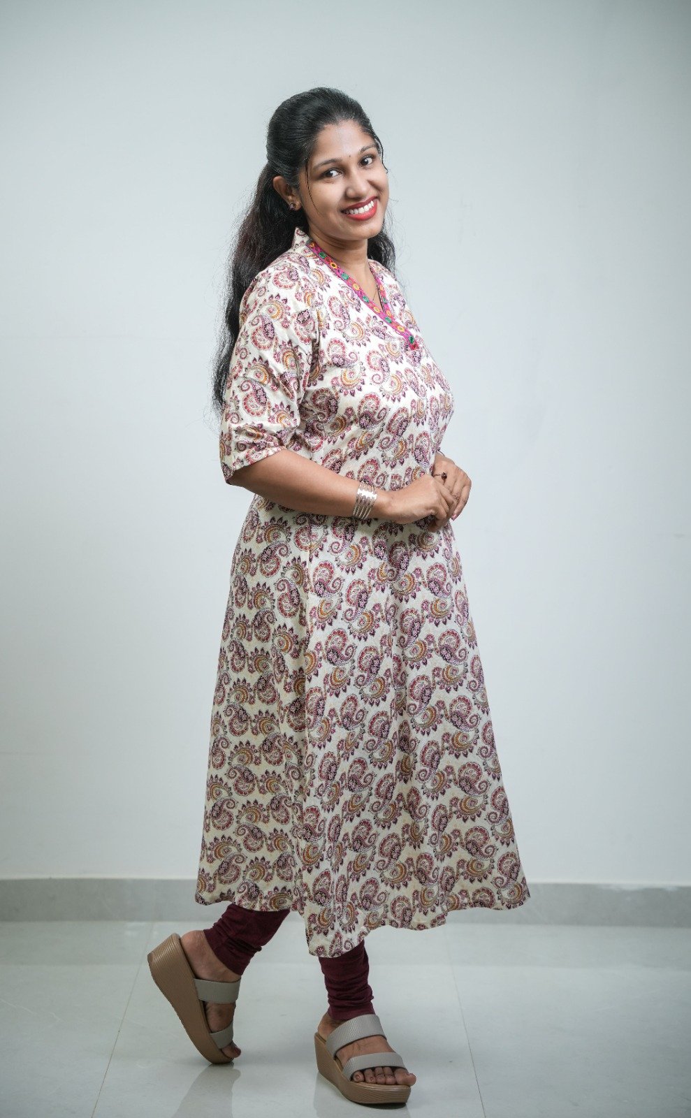 Off-White &amp; Maroon Paisley Print Rayon A-Line Kurti